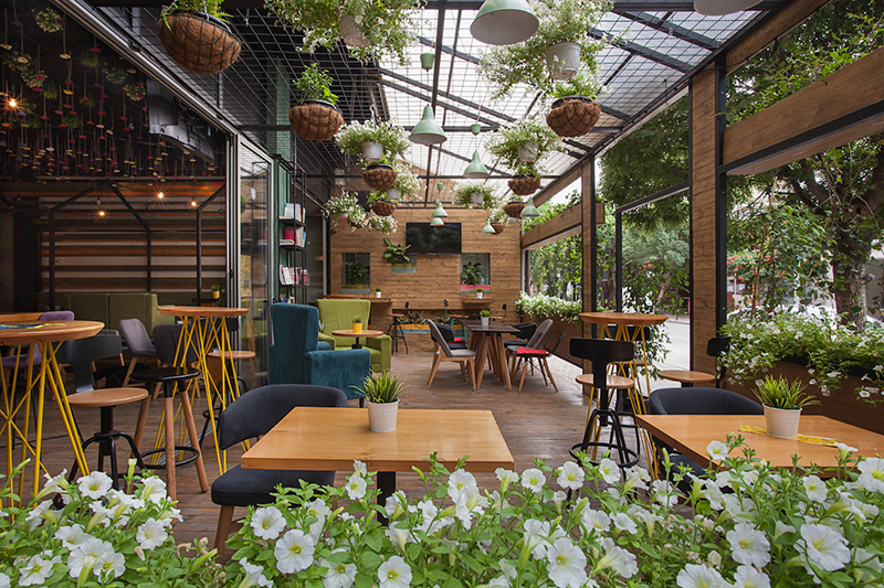 Top 10 mẫu thiết kế quán cà phê sân vườn đẹp độc đáo